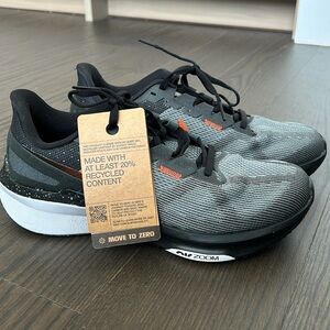 NEW Nike Structure 25 men’s road shoes 7.5 black